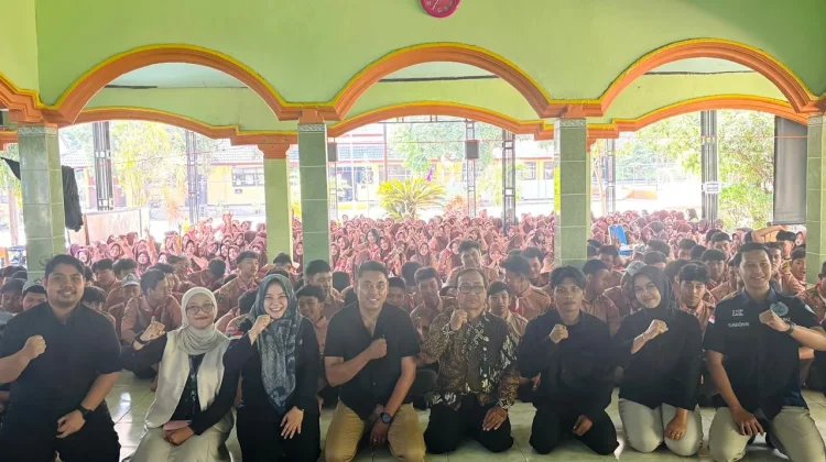 Mengudara tanpa Narkoba, RRI SP Tuban Bersama BNN Gelar Goes To School di SMAN 1 Kerek