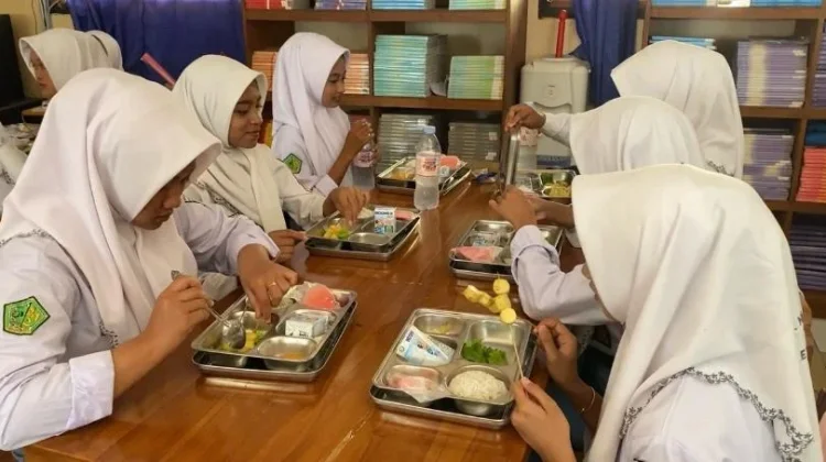 SMAN 1 Kerek Tuban Rasakan Manfaat Progam MBG, Bantu Ringankan Beban Orang Tua