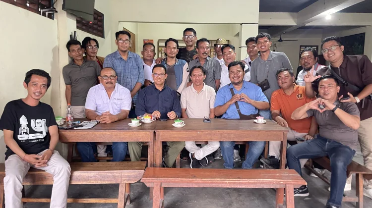 Diskusi Ngopi Sore, Anies Baswedan Dorong Pers Lamongan Kritis dan Independen