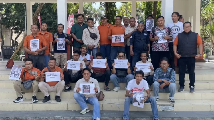Jurnalis Lamongan Panjatkan Doa untuk Keselamatan Lima Rekan Hilang Kontak