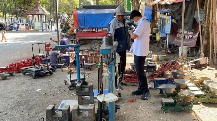 Puluhan Pedagang di Tuban Manfaatkan Layanan Sidang Tera