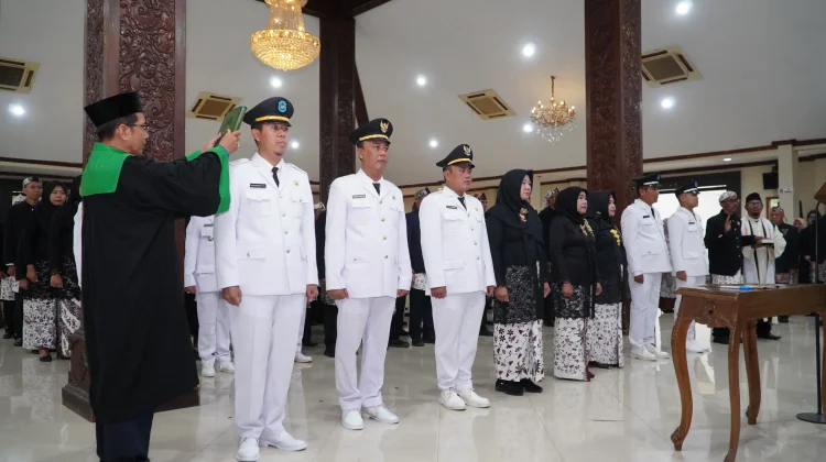 Bupati Lamongan Lantik 60 Pejabat, Perkuat Kinerja Pemerintahan