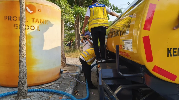Kemen PU-PDAM Lamongan Respon Demo Distribusi Air, Dropping dan Bangun Tandon