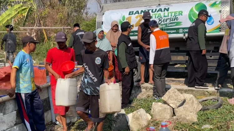 BAZNAS Jatim Salurkan 1,2 Juta Liter Air Bersih, Lamongan Terima Pertama