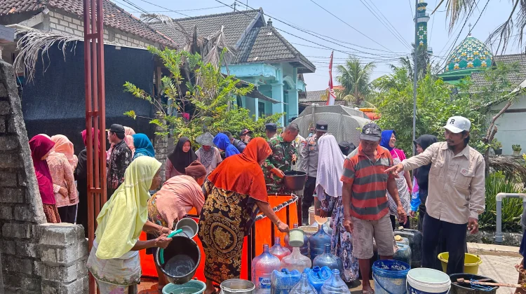 BPBD Lamongan Salurkan 1,6 Juta Liter Air Bersih ke 13 Kecamatan