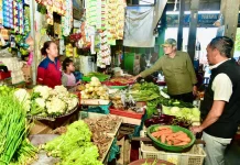 Jelang Ramadan, Bupati Lamongan Pastikan Stok Pangan Aman