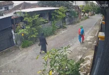 Badut Curanmor Beraksi saat Salat Jumat