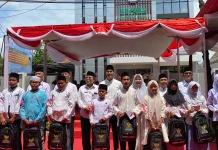 Bupati Tuban Bersama Baznas Serahkan Santunan untuk Ribuan Anak Yatim Piatu
