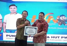 Unisla Raih Penghargaan Kampus Inovatif Komunikasi Publik dari PWI Lamongan