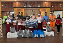 SIG Tuban Salurkan Ribuan Paket Sembako dan Santunan Anak Yatim