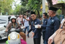 Kolaborasi IJTI dan Penyandang Disabilitas Lamongan Tebar Takjil