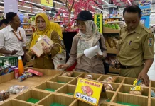 Pastikan Keamanan Produk, Pemkab Tuban Sidak Pasar Tradisional hingga Modern