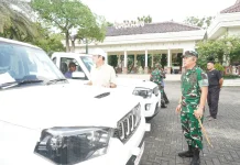 Mobil Pick-Up Disalurkan Bantu Perkuat Distribusi KDKMP Lamongan