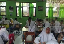 Semangat Siswa Lamongan pada Hari Pertama MBG Pasca Lebaran