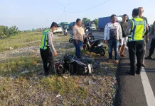 Pengendara Motor Terobos Lampu Merah, Kecelakaan di JLU Dinoyo