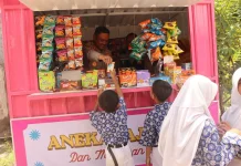 Kapolres Tuban Serahkan Bantuan Kios Usaha dan Layanan Kesehatan Disabilitas