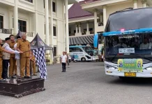 Jemaah Haji Tuban Kloter 26 Diberangkatkan, Bupati: Jaga Kesehatan