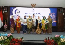 Perempuan Pengusaha Lamongan Adu Anggun di Lomba Kebaya