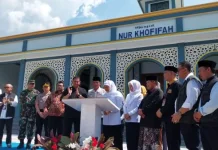 Gubernur Khofifah Resmikan Masjid Sekaligus Serahkan DBHCHT di Bojonegoro