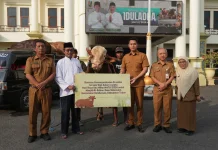 Bupati Tuban Serahkan Sapi Bantuan Presiden untuk Kecamatan Kenduruan