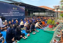 Ratusan Warga Binaan Lapas Tuban Olah Daging Kurban untuk Makan Bersama
