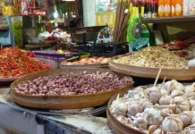 Harga Bumbu Dapur di Pasar Sidoharjo Lamongan Merangkak Naik usai Iduladha