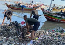 Peringati Hari Lingkungan Hidup Batalyon 932 Sunan Bonang Tuban Bersih Panta
