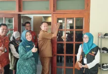 Turut Sukseskan Sensus Ekonomi, Bupati Lamongan Jadi Pertama yang Didata