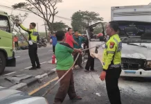 Tabrakan Beruntun di Karanglangit Lamongan, Tiga Orang Terluka