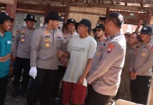 Peringati Hari Bhayangkara, Polres Lamongan Bedah Rumah dan Salurkan Bansos