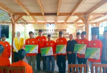 Sebanyak 50 Nelayan di Tuban Terima Bantuan Jaminan Sosial