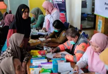 Ribuan Warga Tuban Ikuti Pengobatan Gratis yang Digelar Solusi Bangun Indonesia