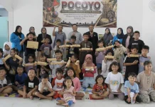 Tim PKM Unirow Tuban Inisiasi Progam POCOYO untuk Lestarikan Budaya Tradisional