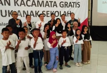 Kacamata Gratis Bantu Pelajar Lamongan Melihat Pelajaran Lebih Jelas