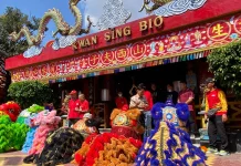 HUT Dewa KongCo, Ribuan Pengunjung Padati Klenteng Kwan Sing Bio Tuban