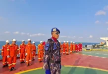 Semangat Kemerdekaan, Satpolairud Lamongan Upacara di tengah Laut