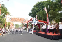 126 Regu Gerak Jalan SMP-SMA Meriahkan HUT RI di Lamongan