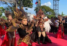 Klotok Cultural Carnival Pamerkan Kostum Karya Pemuda Lokal