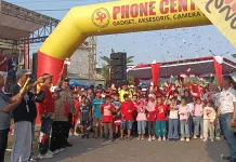 Semarak Jalan Sehat Satukan Warga Tambakrigadung dan Deketwetan, Lamongan