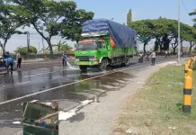 Polres Lamongan Respons Cepat Tumpahan Diduga Zat Kimia di JLU