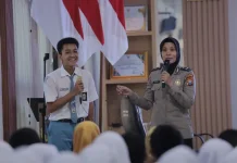 Polwan Polres Lamongan Edukasi Pelajar Cegah Bullying dan Narkoba