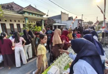 Ibu-Ibu PKK Dusun Tlogo Dongkrak Ekonomi lewat Jajan UMKM Serba Rp5.000