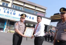 Polres Lamongan Beri Penghargaan 26 Personel Berprestasi