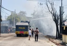 Kebakaran Gudang Rosokan di Sukomulyo Lamongan, Kerugian Capai Rp50 Juta
