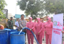 Bantu Warga Terdampak Kekeringan, Polresta Tuban Salurkan 88 Ribu Liter Air Bersih