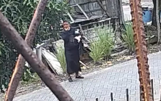 Wajah Curanmor Berkostum Badut di Babat Terekam CCTV