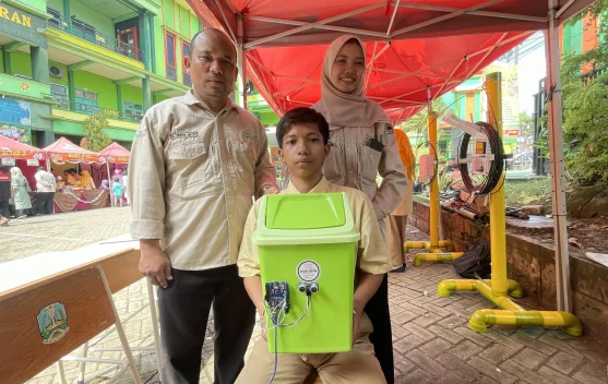 Kembangkan Ilmu, Siswa SMK di Lamongan Ciptakan Tempat Sampah Otomatis