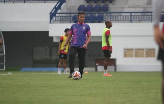 Manajemen Persela Pertahankan Bima Sakti, Siapkan Fondasi Kebangkitan