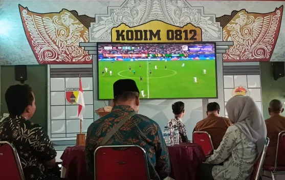 Piala Dunia Jadi Sarana TNI Dekat dengan Generasi Muda di Lamongan