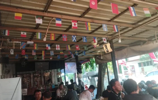 Nobar Piala Dunia 2026 Dongkrak Omzet UMKM Kedai Kopi di Lamongan